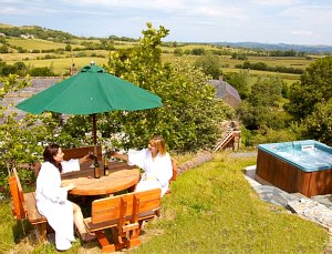 cumbria cottage with hot tub