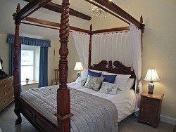 Lake District Cottage with 4 poster bed